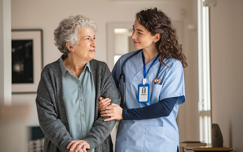 Elderly woman talking to her nurse about clonazepam alternatives